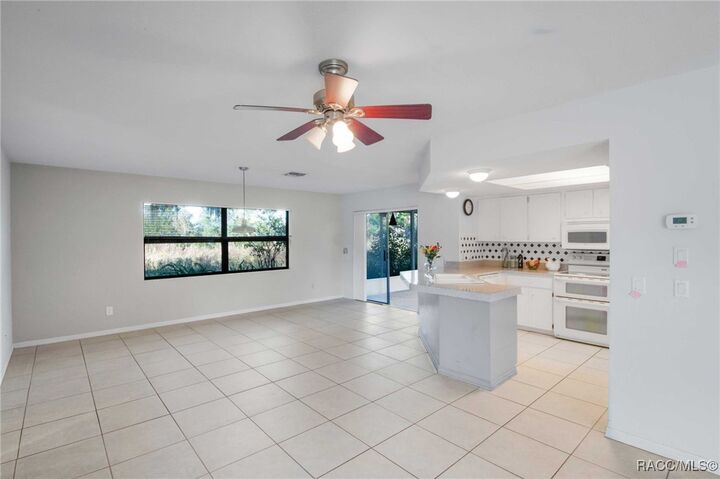 Property Photo: 9526 E Village Green Circle FL 34450