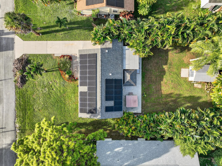 Property Photo:  5865 SE Rosemont Avenue  FL 34997 