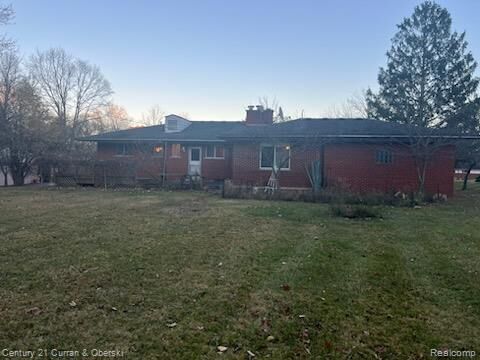 Property Photo: 6886 E Nashway MI 48322