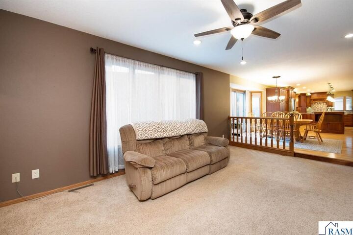 Property Photo: 10 Cardinal Court MN 56003
