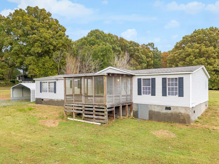 Property Photo: 983 McClure Road SE TN 37323