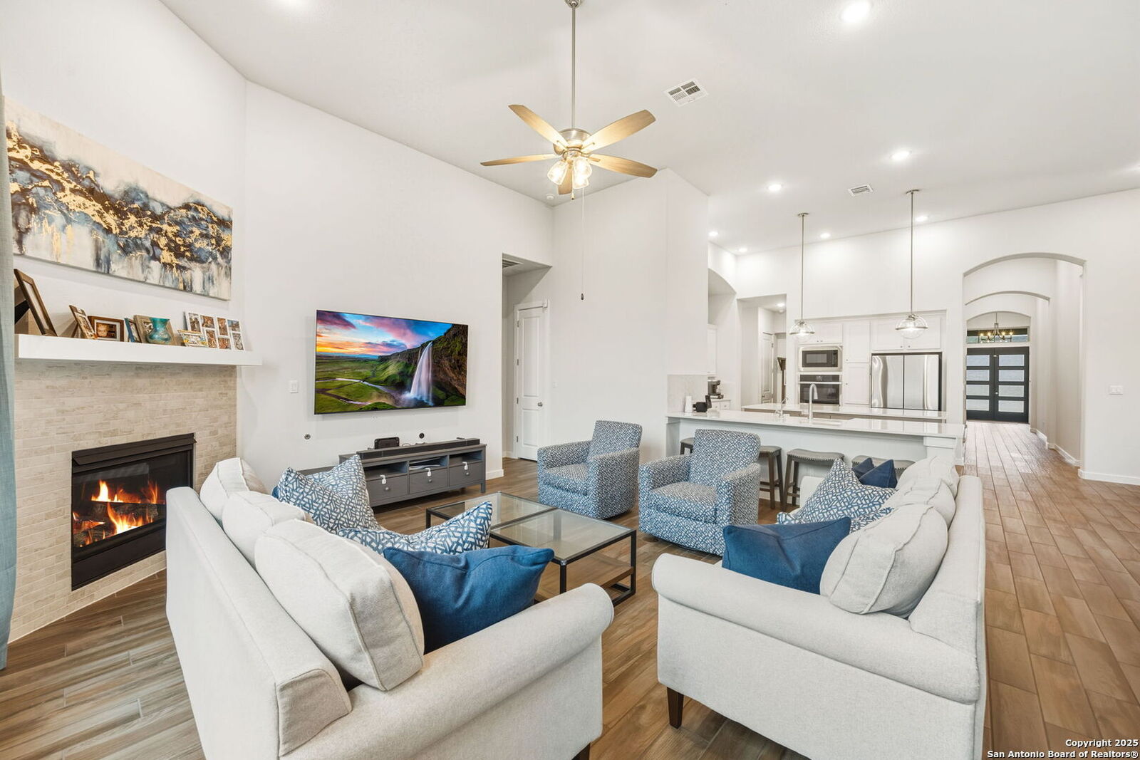 Property Photo: 120 Quiet Oak TX 78666