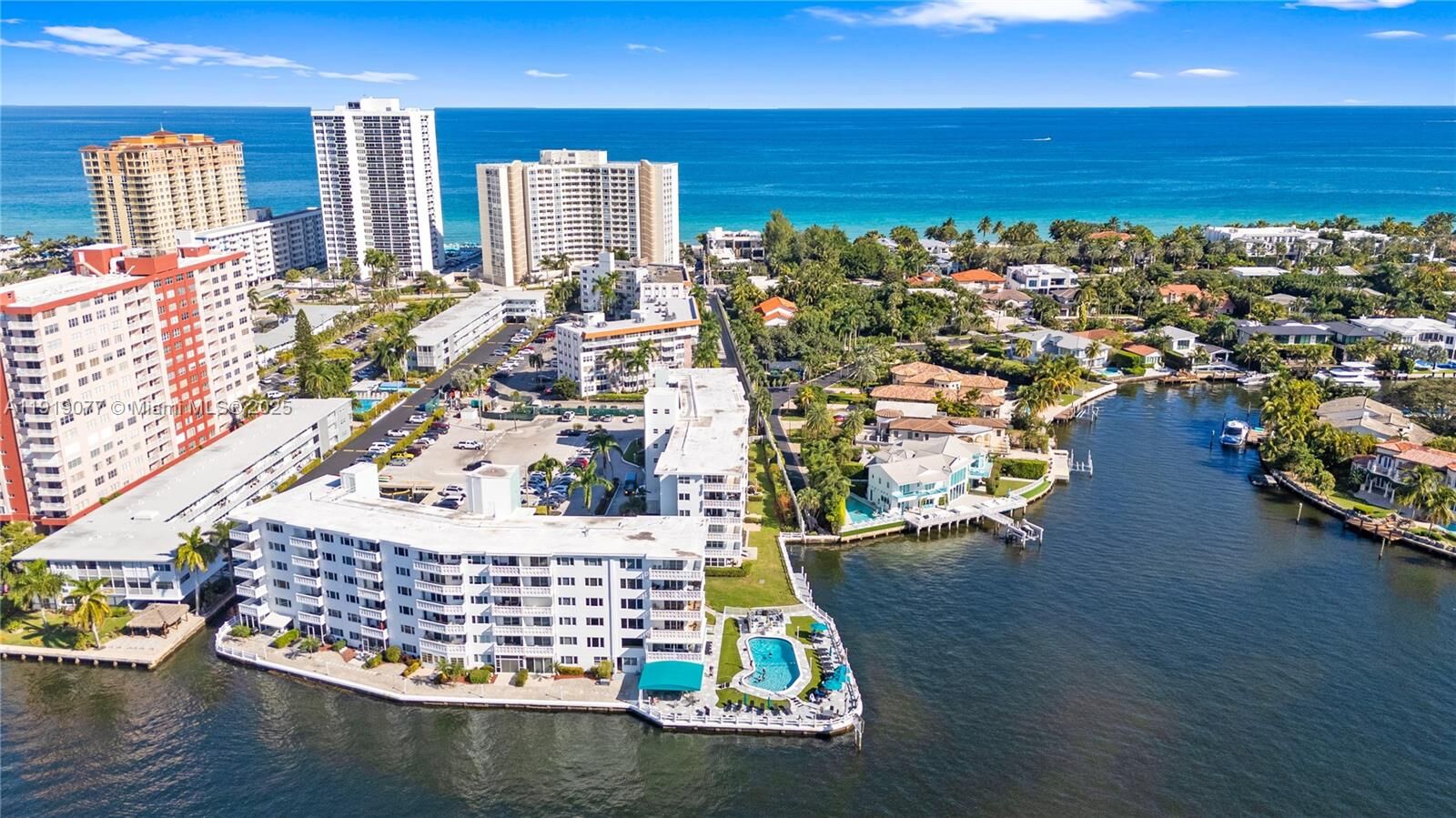 Property Photo: 3209 S Ocean Dr 2M FL 33009