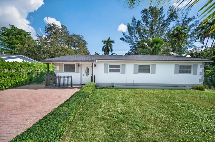 Property Photo: 6255 SW 62nd Ct FL 33143