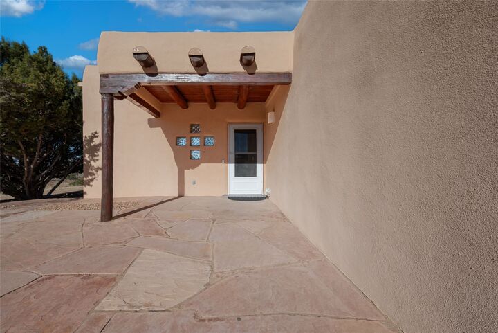 Property Photo:  7 Eldorado Way  NM 87508 