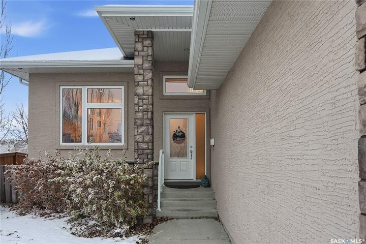 Property Photo:  439 Senick Bay  SK S7T 0P5 