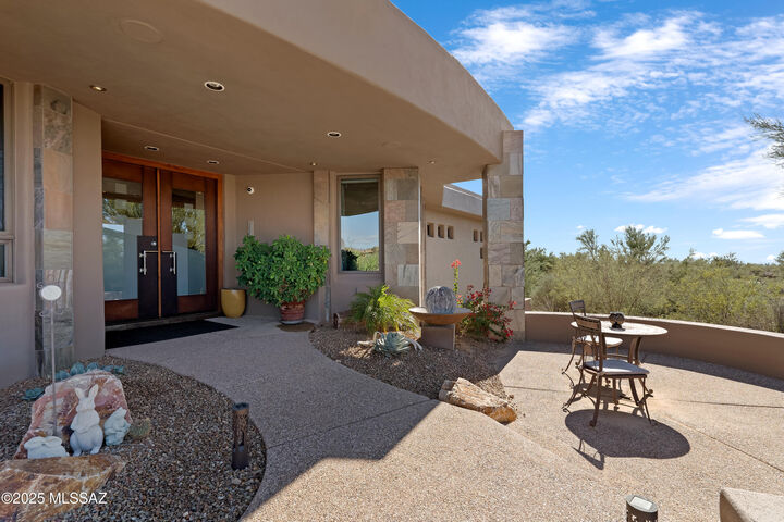 Property Photo: 2200 W Owl Head Place AZ 85742