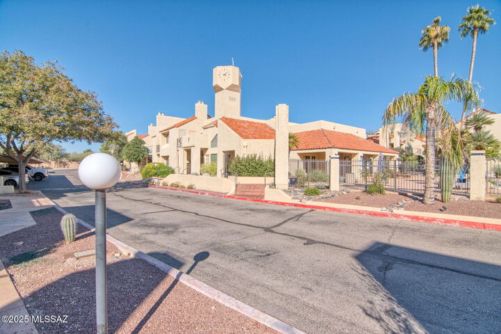 Property Photo: 1200 E River Road # F73 AZ 85718