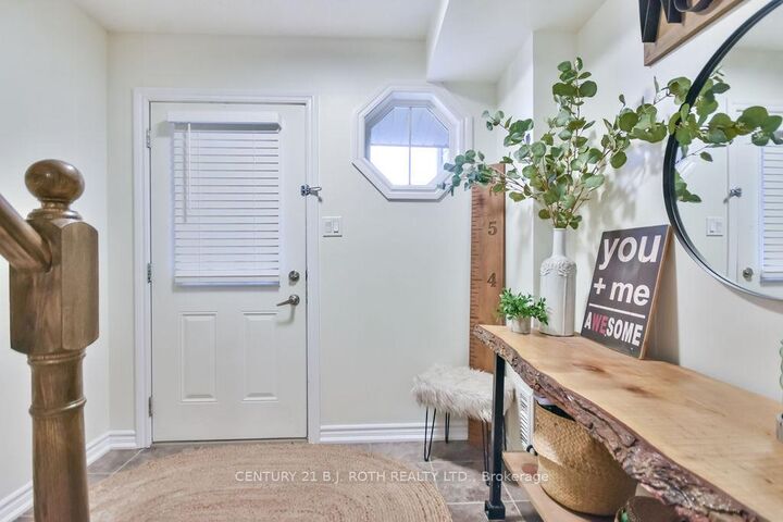 Property Photo: 49 Ferndale Drive S 3 ON L4N 5W9