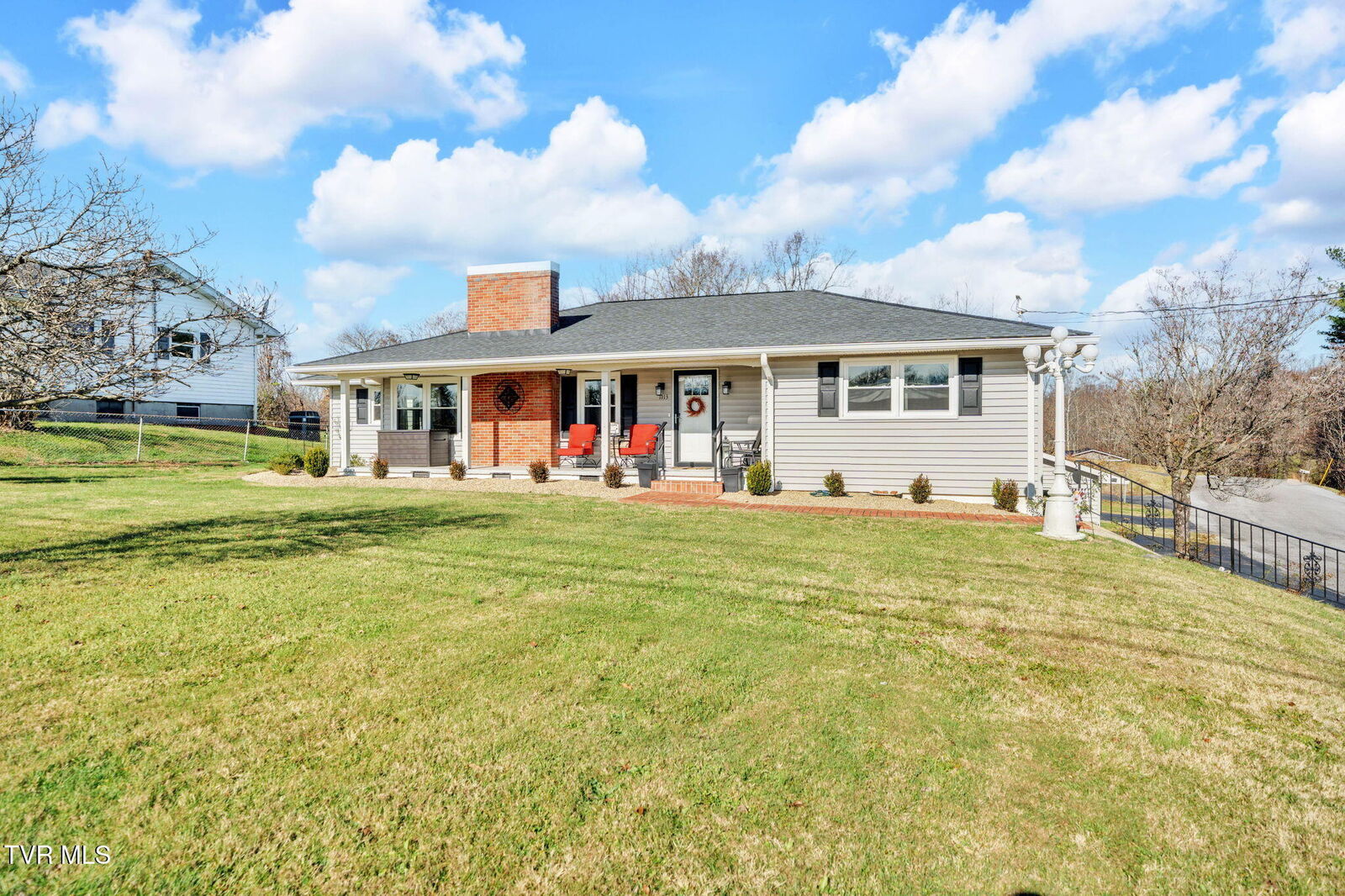 Property Photo:  1113 East Jackson Boulevard  TN 37659 