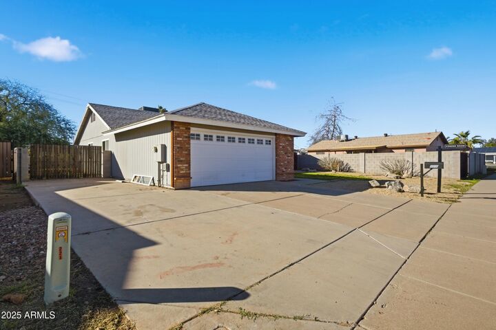 Property Photo:  225 W Princeton Avenue  AZ 85233 