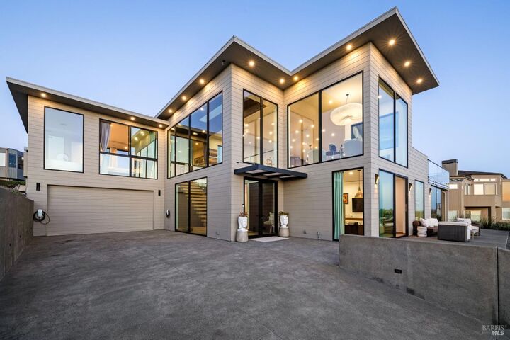 Property Photo:  1536 Sea Way  CA 94923 