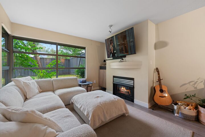 Property Photo: 3083 W 4th Avenue 102 BC V6K 1R5