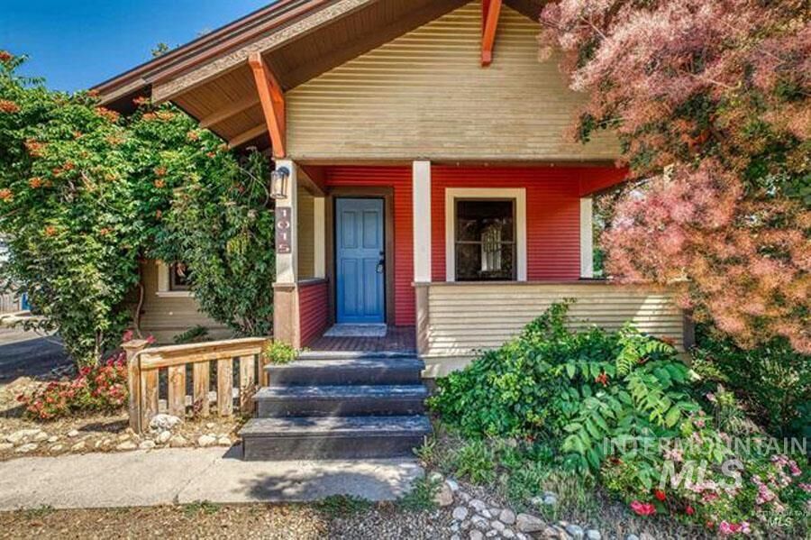 Property Photo: 1015 E Logan St ID 83605