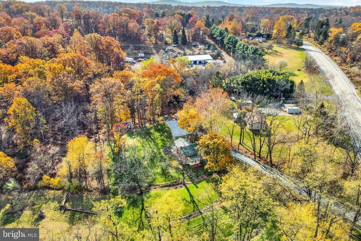 Property Photo:  950 Rosstown Road  PA 17339 