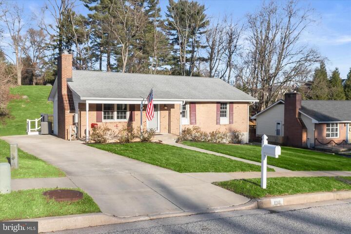 Property Photo:  1018 Saxon Hill Drive  MD 21030 