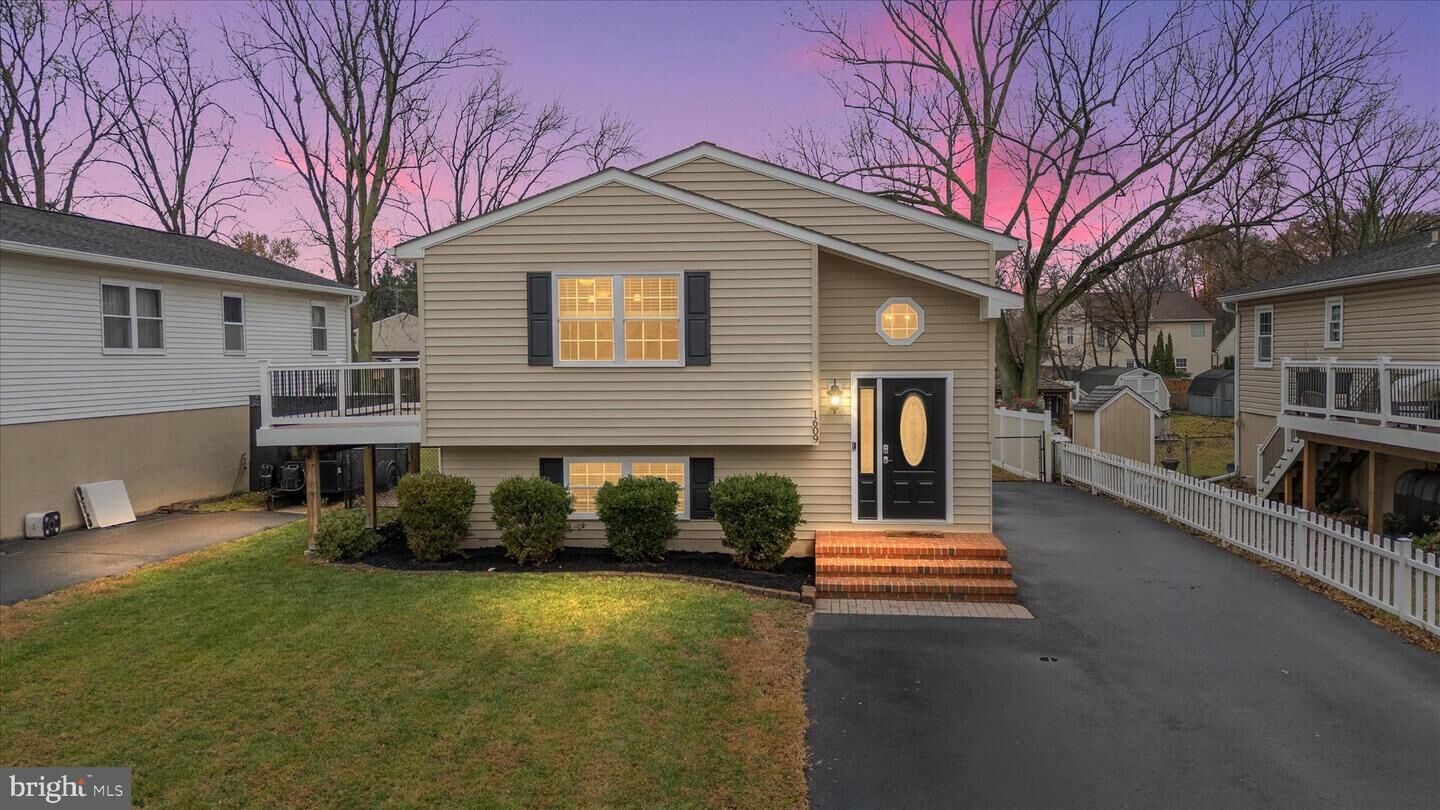 Property Photo:  1609 Annapolis Drive  MD 21060 