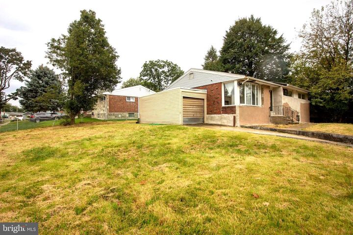 Property Photo:  1500 Creswood Road  PA 19115 