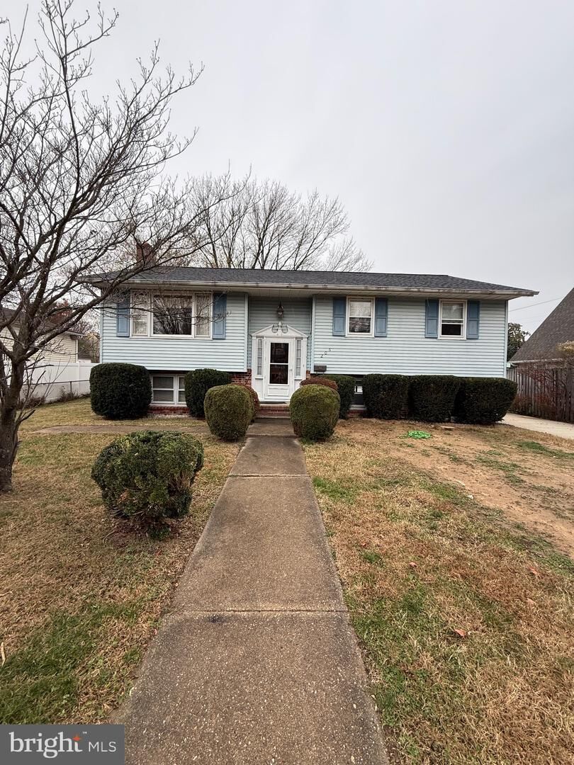 Property Photo:  206 Glen Road  MD 21122 