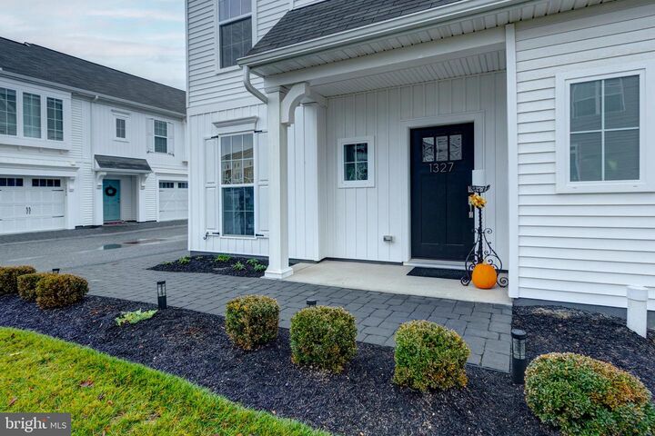 Property Photo: 1327 Carnegie Way PA 17055