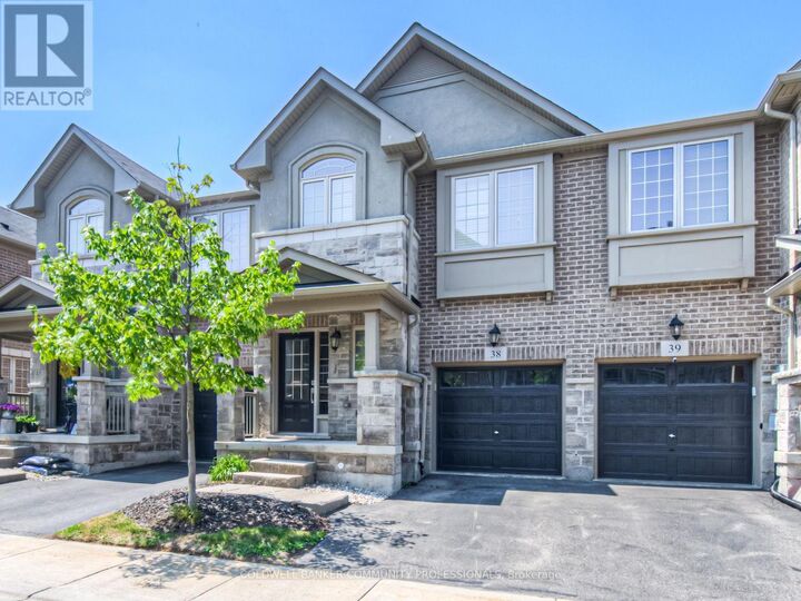 Property Photo:  215 Dundas Street East 38  ON L8B 0X1 