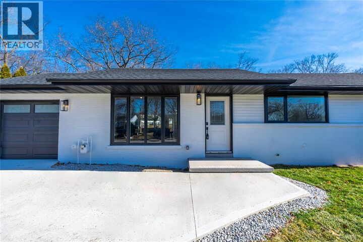 Photo de la propriété:  1566 Howston Avenue  ON N7V 3Y9 