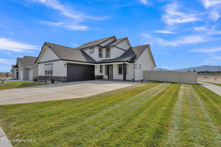 Property Photo:  6933 N Coeur Terre Blvd  ID 83815 