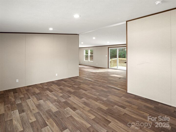 Property Photo: 172 Peaceful Hill Drive NC 28762