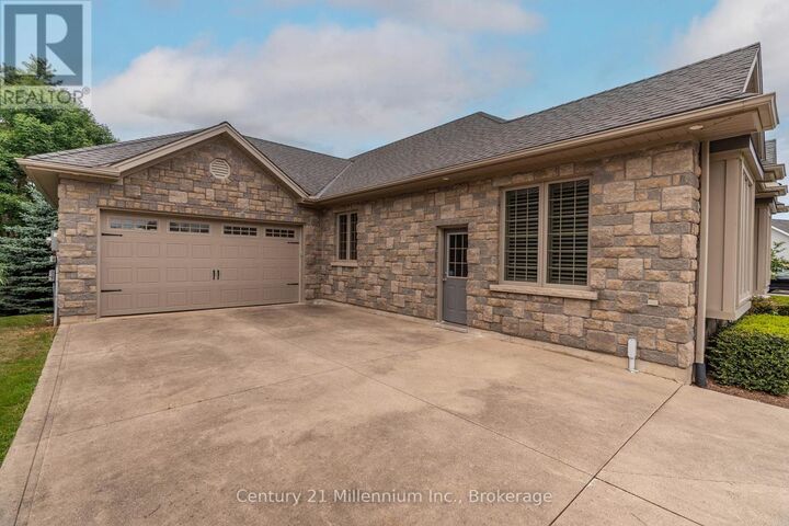 6 Glen Abbey Court  Meaford ON N4L 1Y4 photo