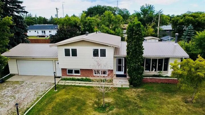 409 Lovett Street South  Deloraine MB R0M 0M0 photo