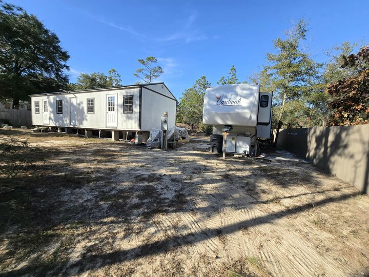 Property Photo:  261 E Jonquil Avenue  FL 32433 