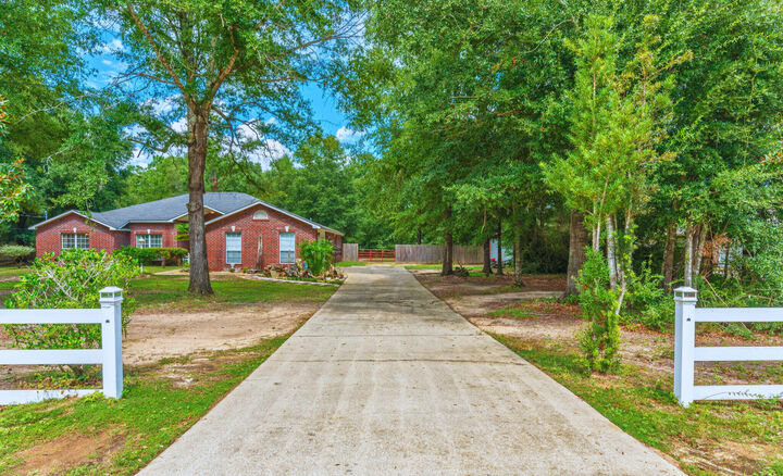 1190 Blackberry Circle  Baker FL 32531 photo