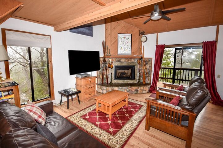 Property Photo:  40720 Oakwoods Ln  CA 93664 