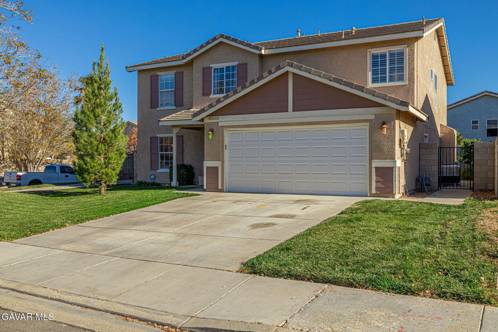 Property Photo: 45620 W 17th Street CA 93534