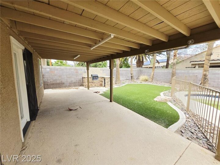 Property Photo: 925 Chaps Circle NV 89002