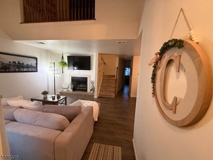 Property Photo:  28 Bentley Court  NJ 07921 