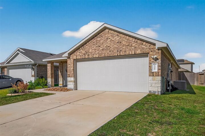 Property Photo: 2407 Hartsel Forest Trail TX 77373