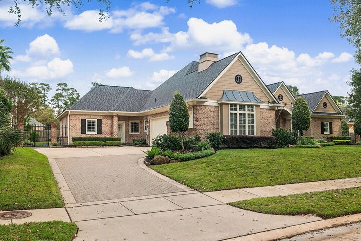 Property Photo: 19 New Greens Court TX 77339