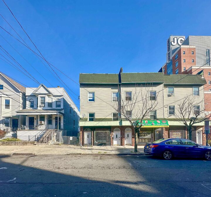 Property Photo:  78 Orient Ave 2  NJ 07305 