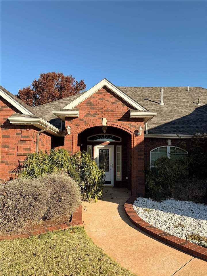 Property Photo: 8009 NW Norwick Ave OK 73505