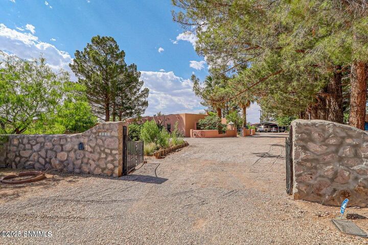 Property Photo: 1050 Marilissa Lane NM 88005
