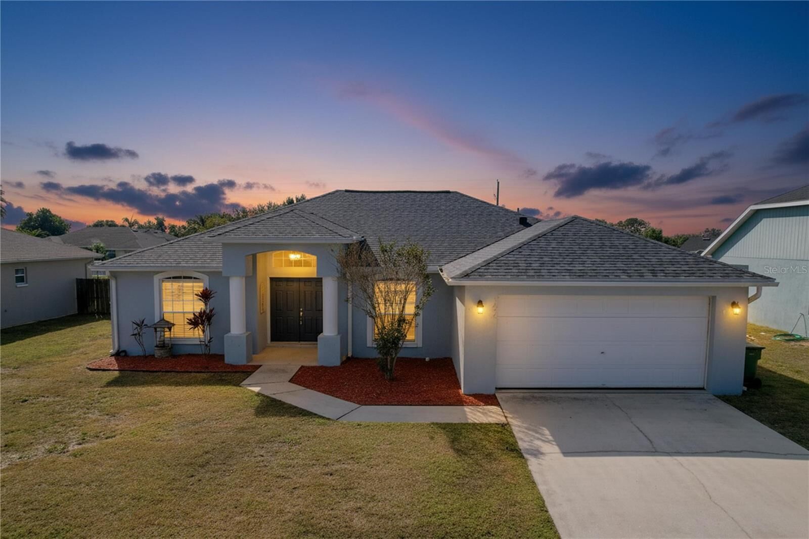 Property Photo:  162 Cloverdale Road  FL 33884 