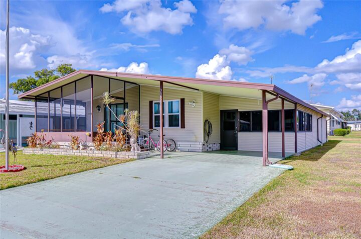 Property Photo: 35827 Brisa Drive FL 33541