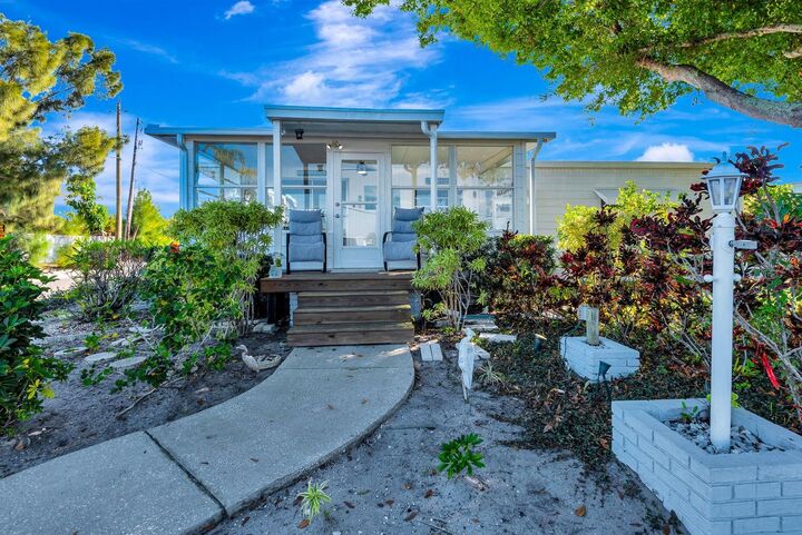 Property Photo: 2107 Palma Sola Boulevard 1 FL 34209