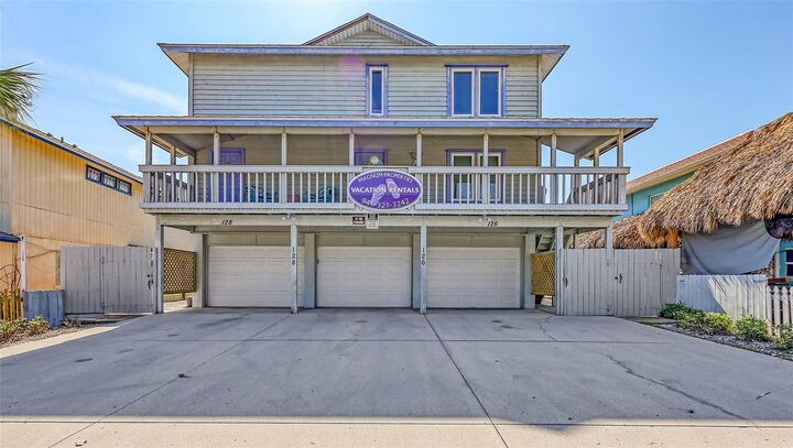 Property Photo: 126/128 Avenida Veneccia FL 34242