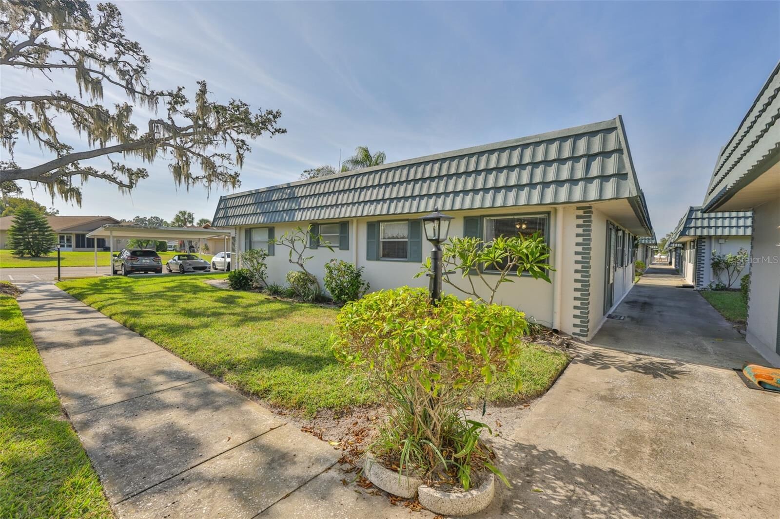 Property Photo: 1811 Bedford Lane 153 FL 33573