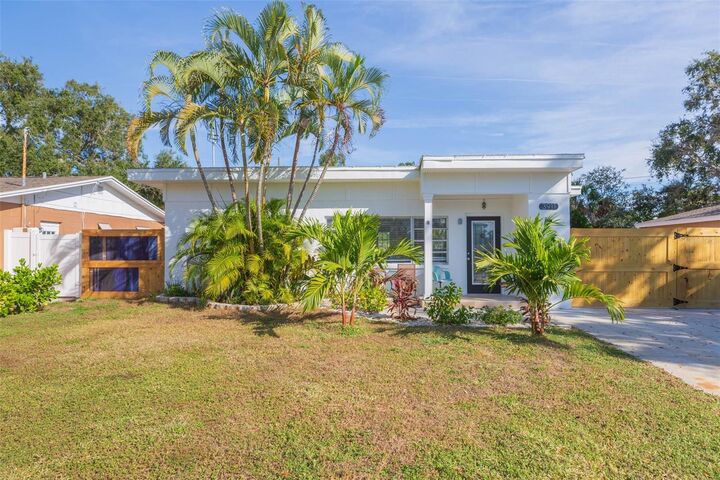 Property Photo: 3911 Helena Street NE FL 33703