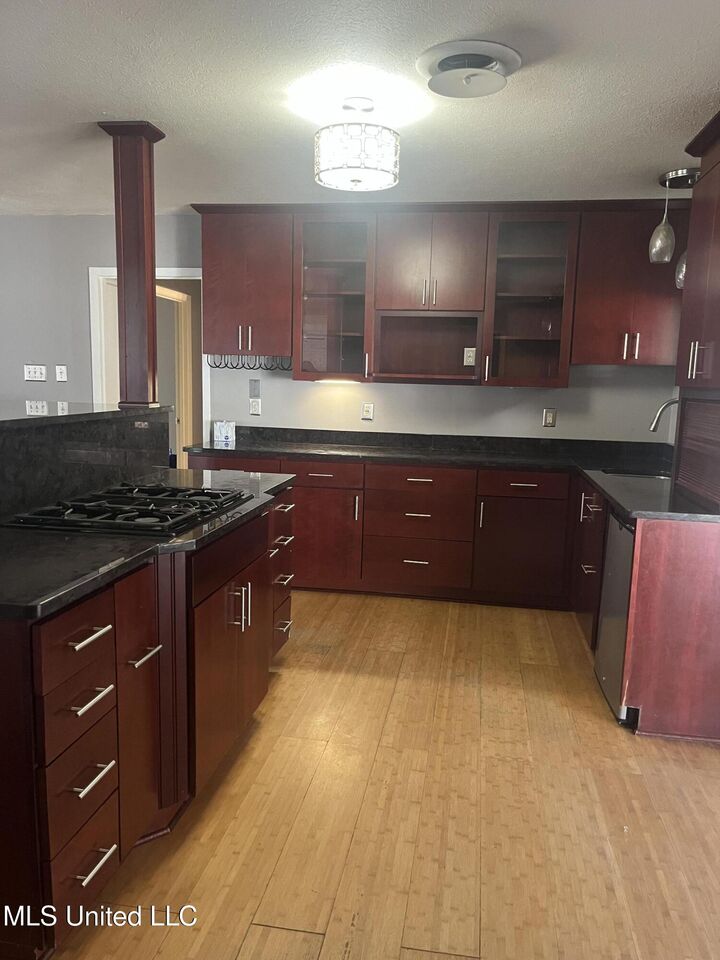 Property Photo: 4221 N Londontown Road MS 39581