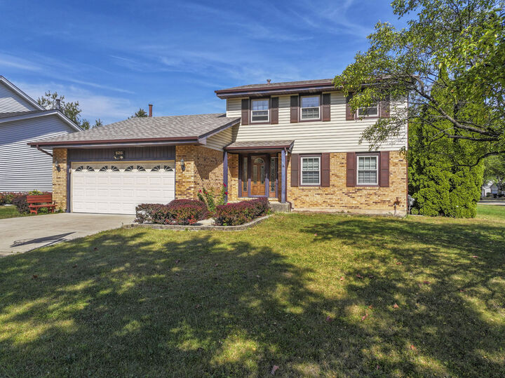 Property Photo:  620 S Point Drive  IL 60193 