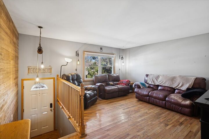 Property Photo: 421 E Altgeld Avenue IL 60139